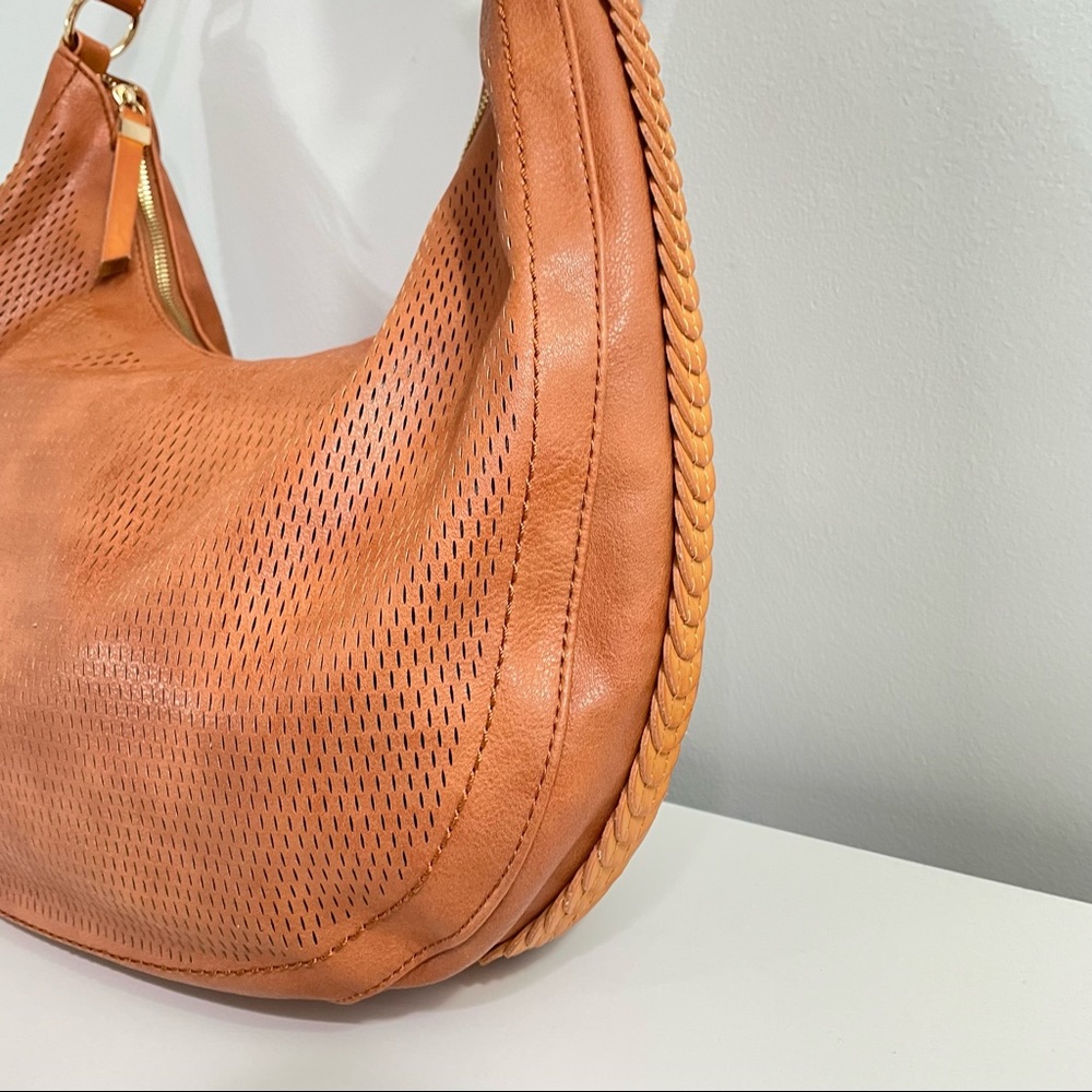 Faux leather camel color shoulder bag - Picture 3 of 14